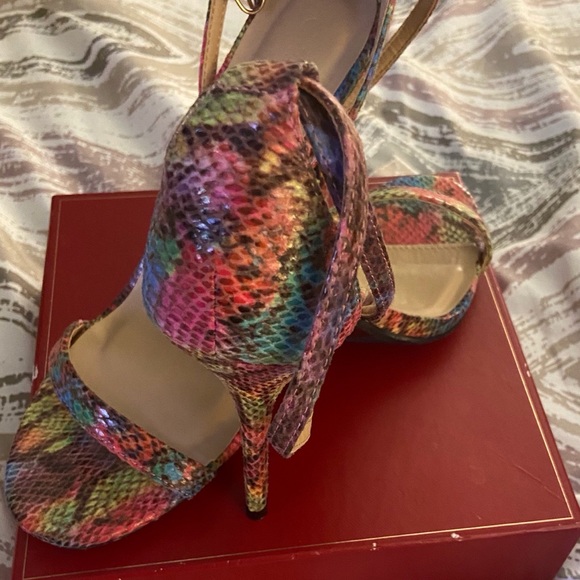 Wild Diva High heel shoes - Picture 2 of 2